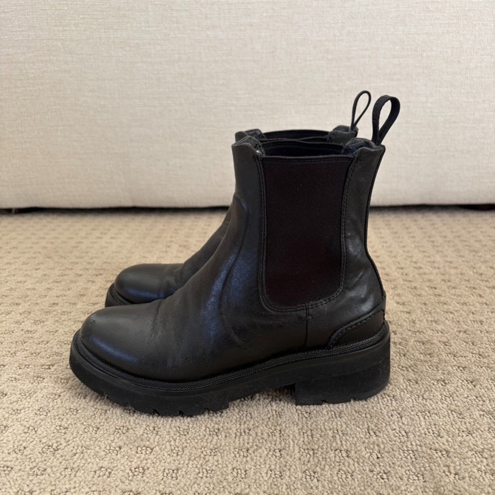 FRYE Allison Chelsea Platform Boots in Black Leather Women 5.5 M Pull On $275